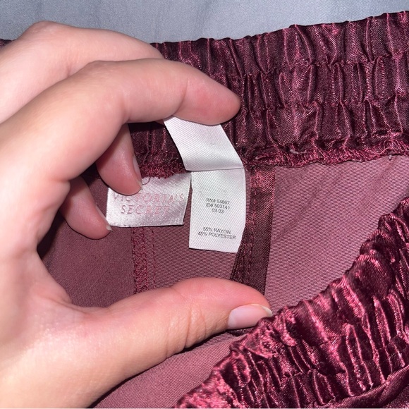 VS Satin Sleep Shorts - Picture 4 of 8